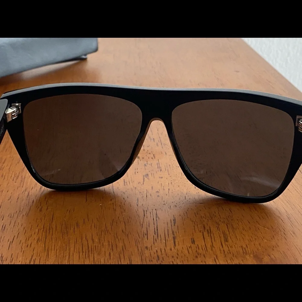 Saint Laurent Unisex Sunglasses - Picture 5 of 6